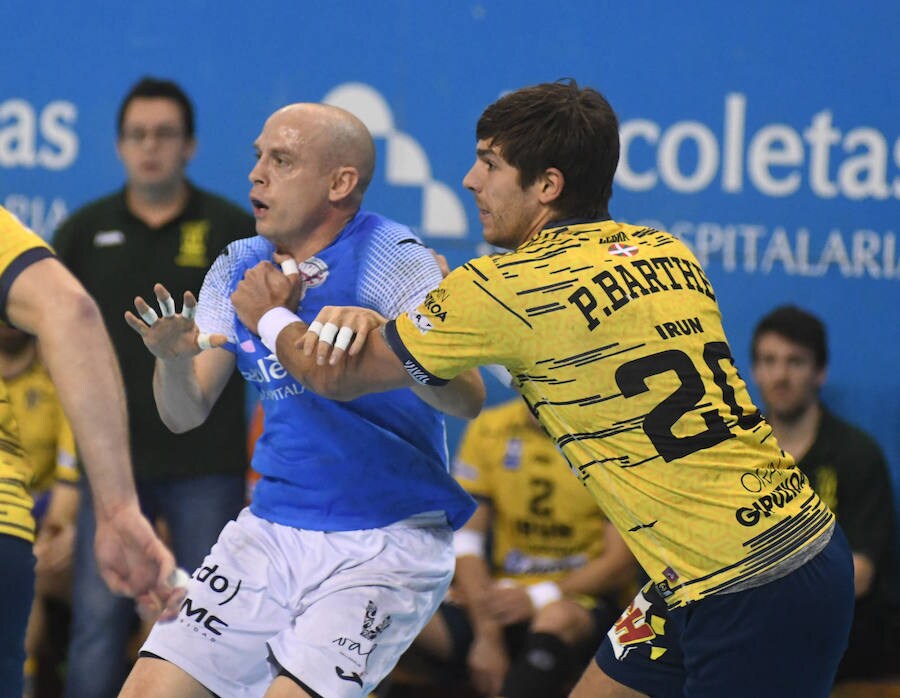 Encuentro de ida correspondiente a la tercera eliminatoria de la Copa del Rey disputado en el Polideportivo Huerta del Rey.