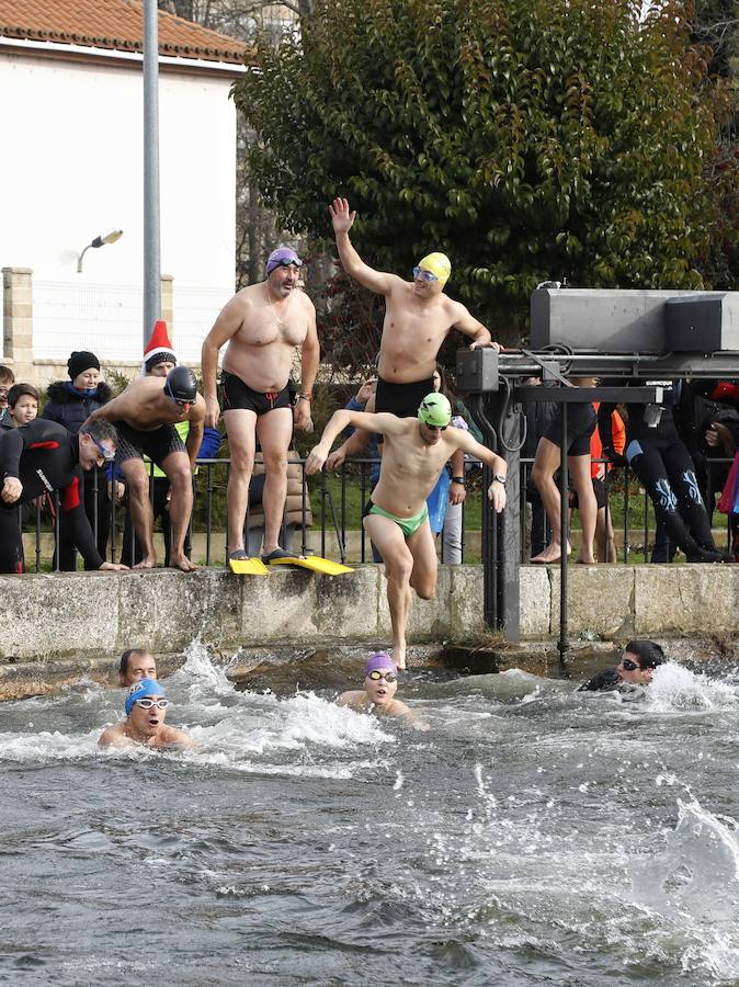 Fotos: Chapuzón Navideño en la dársena