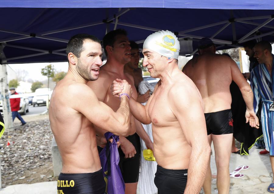 Fotos: Chapuzón Navideño en la dársena