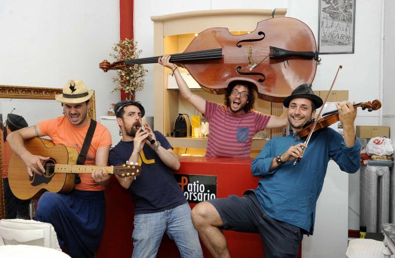 Muyayos de Raíz, durante un ensayo. 