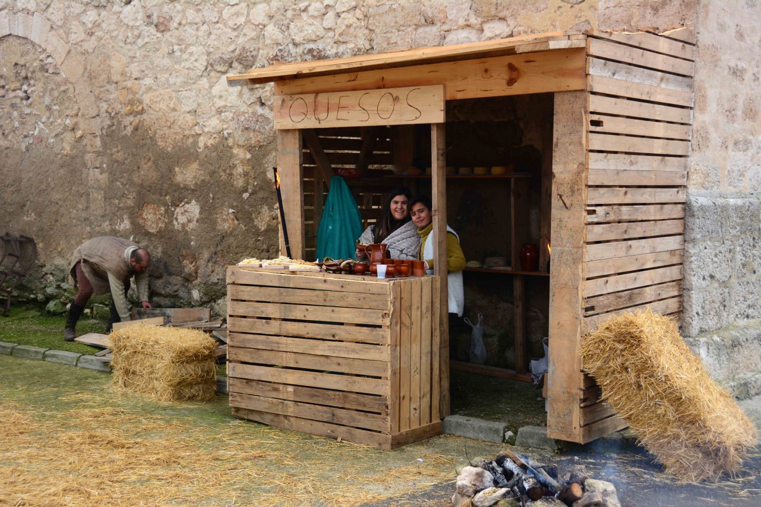 Sesenta actores y la representación de hasta 13 oficios castellanos se han dado cita en esta localidad de Torozos con motivo de la Navidad