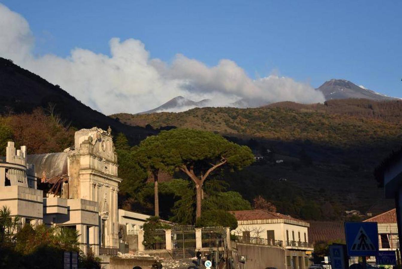 El presidente de la región italiana declara el estado de calamidad después del terremoto de 4,8 grados vinculado a la erupción del volcán