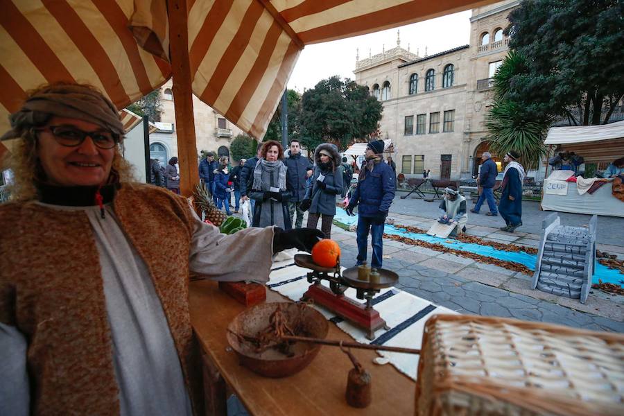 Fotos: Belén viviente en la Plaza de los Bandos de Salamanca