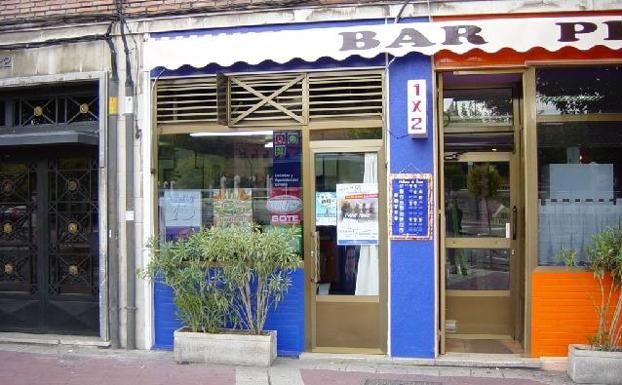 Despacho de lotería ubicado en la calle avenida Santa Teresa de Valladolid, donde se validó el boleto premiado. 