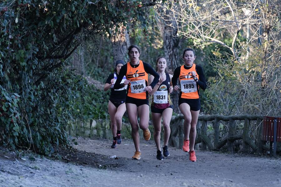 Fotos: XXXV Cross Rondilla &#039;Las 12 uvas&#039;: categoría junior y juvenil masculino y femenino