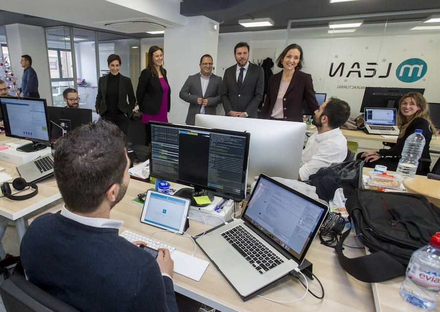 Fotos: Visita de la ministra de Industria, Comercio y Turismo, Reyes Maroto, a Valladolid