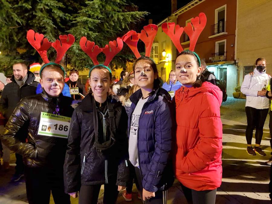 Fotos: Vistosa San Silvestre en Torquemada