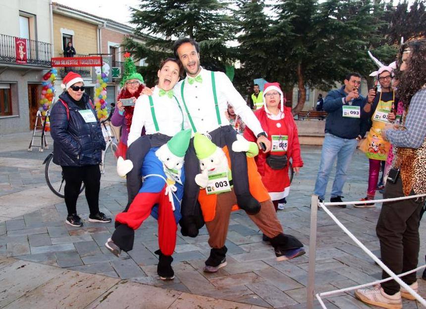 Fotos: Vistosa San Silvestre en Torquemada