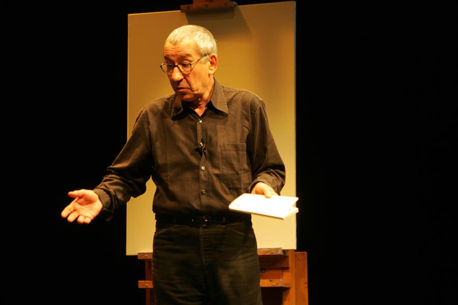 José Sacristán, durante la interpretación de la obra 'Señora de rojo sobre fondo gris'. 