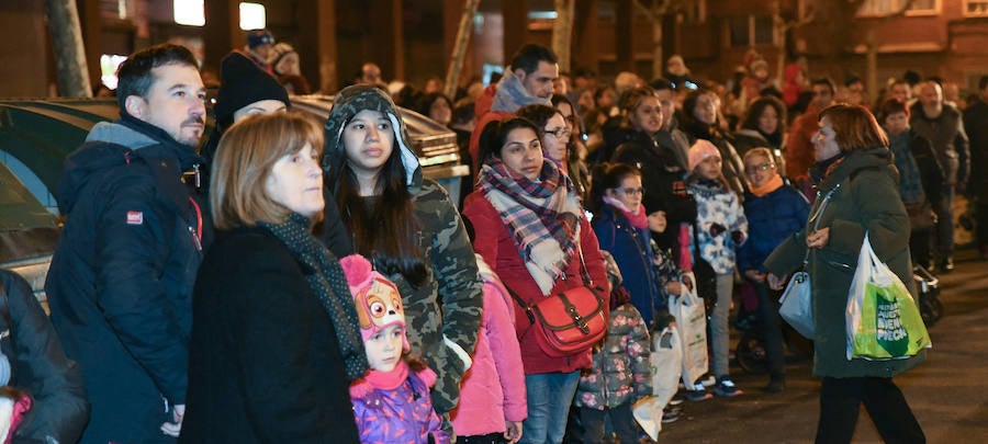 Fotos: Cabalgata sin camellos en el barrio de Pajarillos en Valladolid