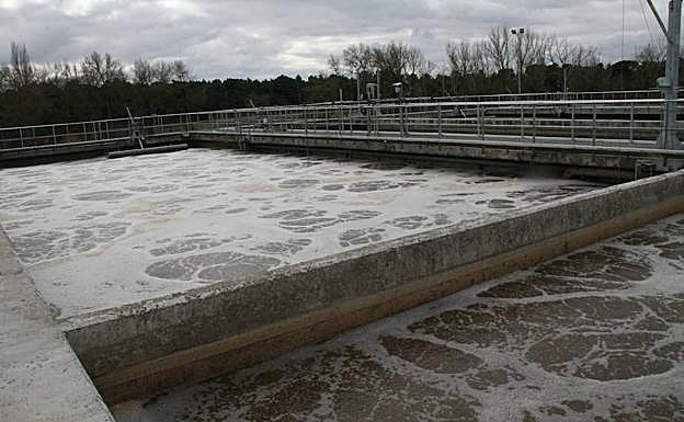 Instalaciones de la depuradora de aguas residuales de Cuéllar.