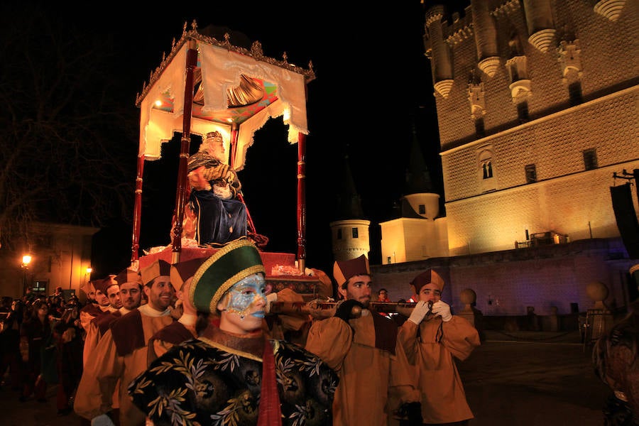 Fotos: Segovia recibe a los Reyes Magos de Oriente