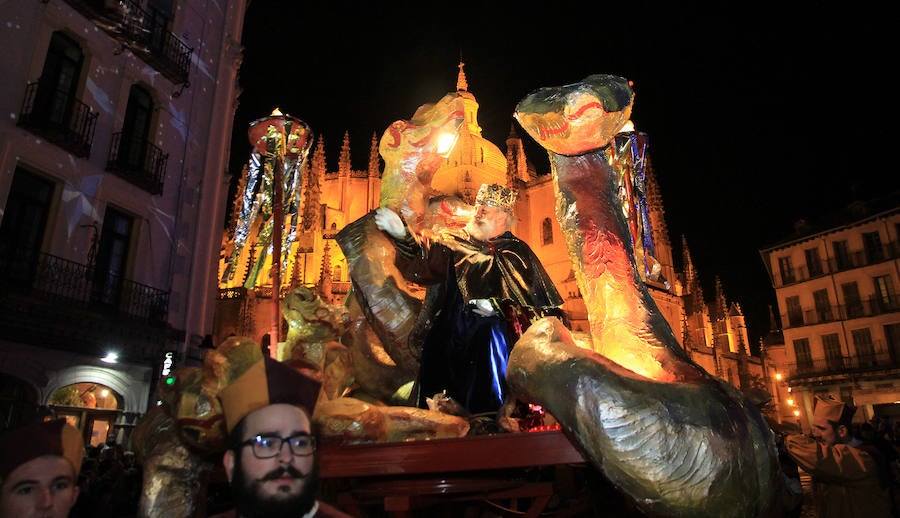 Fotos: Segovia recibe a los Reyes Magos de Oriente