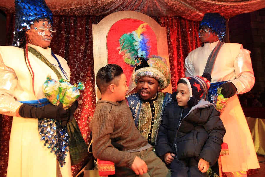 Fotos: Segovia recibe a los Reyes Magos de Oriente