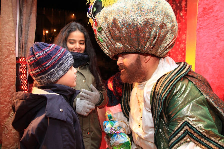 Fotos: Segovia recibe a los Reyes Magos de Oriente