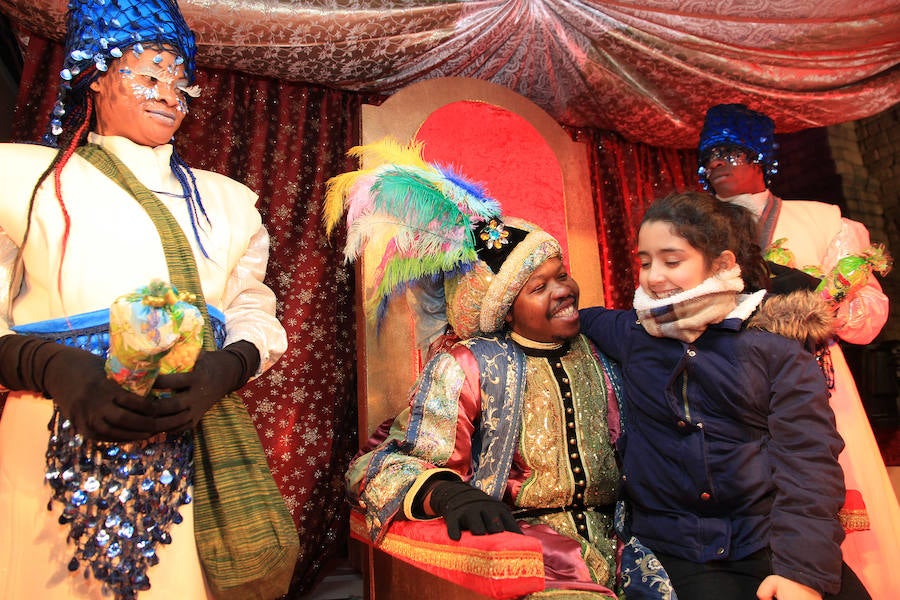 Fotos: Segovia recibe a los Reyes Magos de Oriente