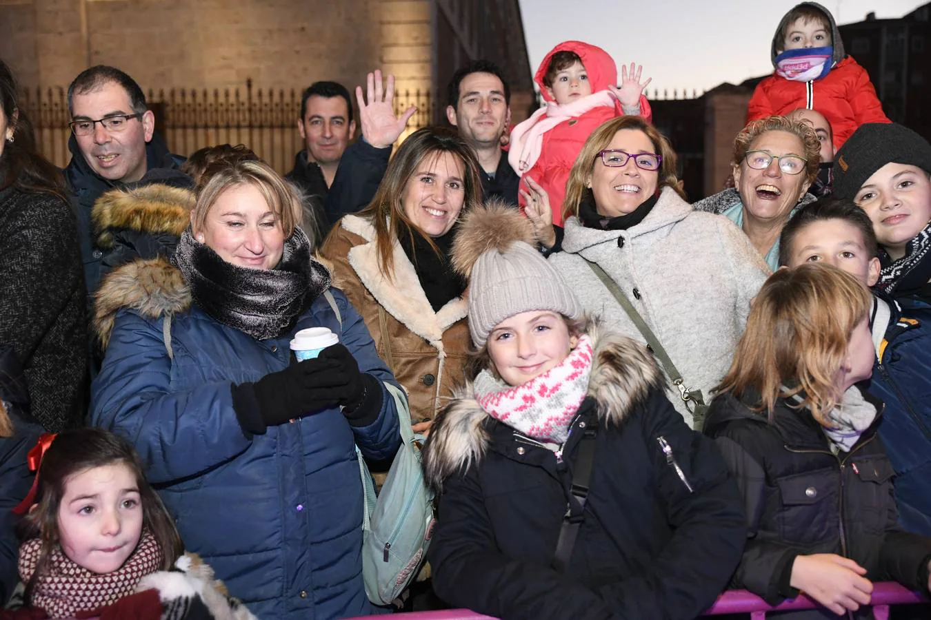 Fotos: Público en la cabalgata de Reyes de Valladolid (1/4)