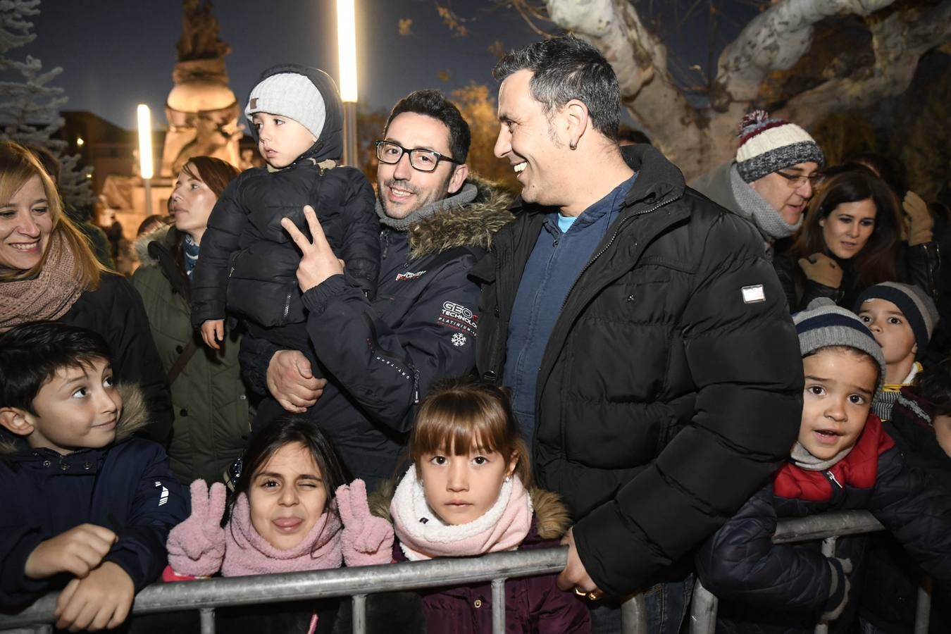 Fotos: Público en la cabalgata de Reyes de Valladolid (2/4)