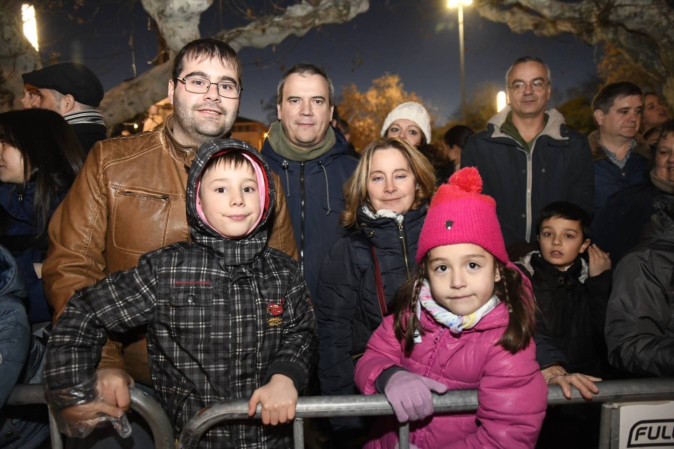 Fotos: Público en la cabalgata de Reyes de Valladolid (3/4)