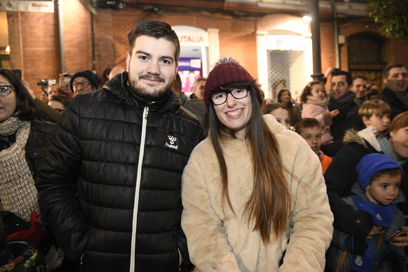 Fotos: Público en la cabalgata de Reyes de Valladolid (3/4)