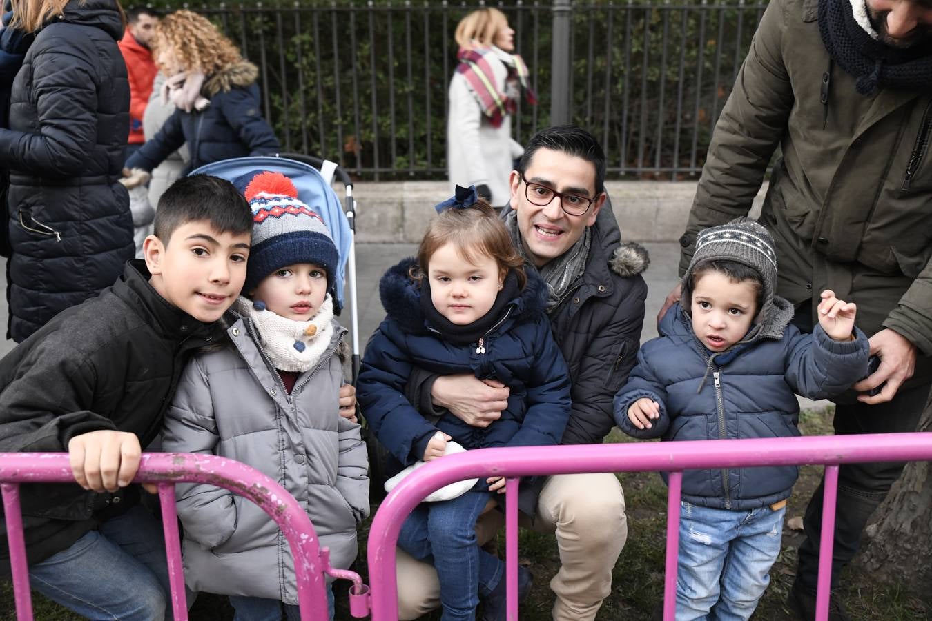 Fotos: Público en la cabalgata de Reyes de Valladolid (3/4)