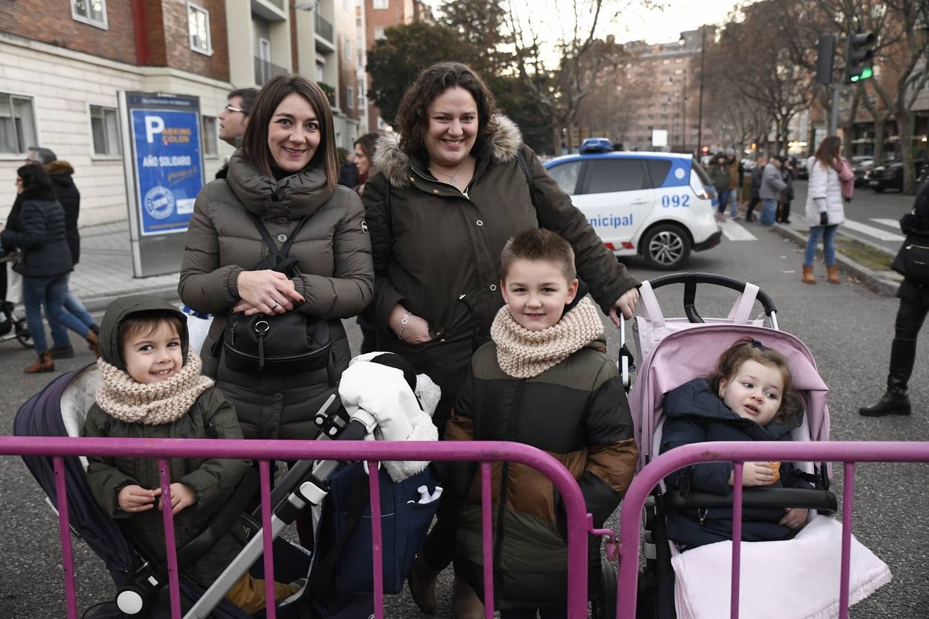 Fotos: Público en la cabalgata de Reyes de Valladolid (3/4)