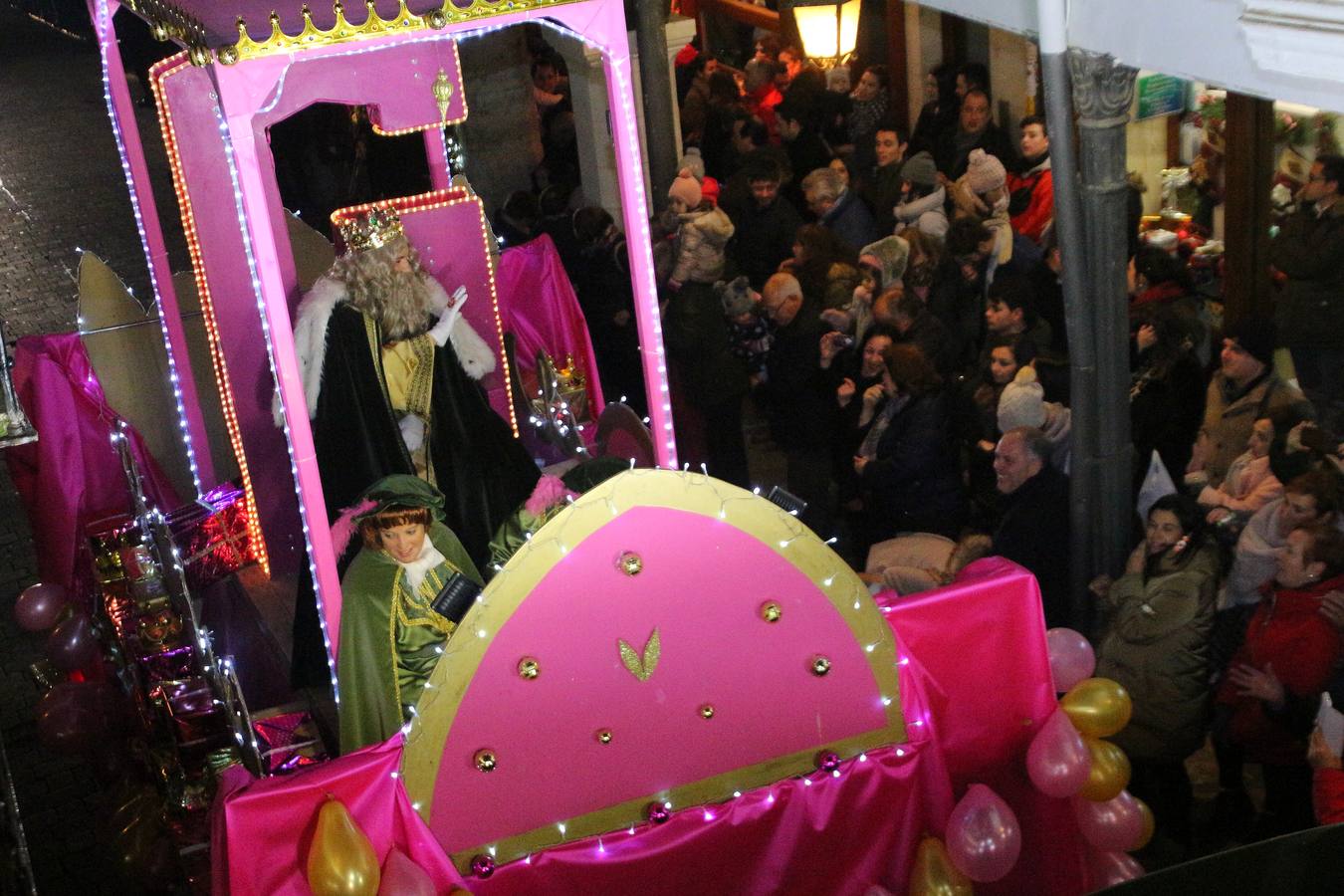 Fotos: Los Reyes Magos visitan Medina de Rioseco, Ciudad Europea de la Navidad
