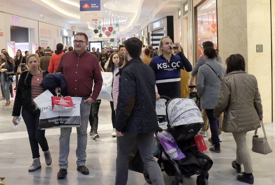 Fotos: Lunes 7 de enero, primer día de rebajas generales en Valladolid