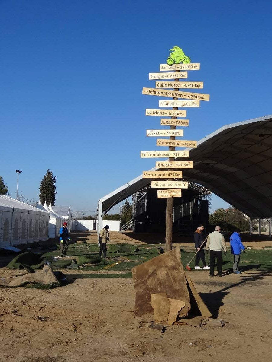 Los asistentes contarán este año con una «importante novedad» en forma de «carpa gigante» instalada a continuación del escenario en la plaza principal de la campa