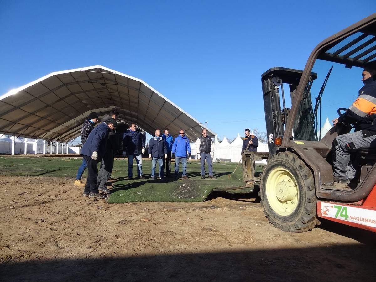 Los asistentes contarán este año con una «importante novedad» en forma de «carpa gigante» instalada a continuación del escenario en la plaza principal de la campa