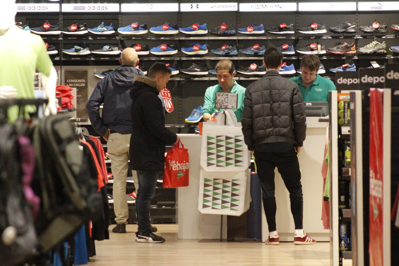 Fotos: Arrancan las rebajas de invierno en Salamanca