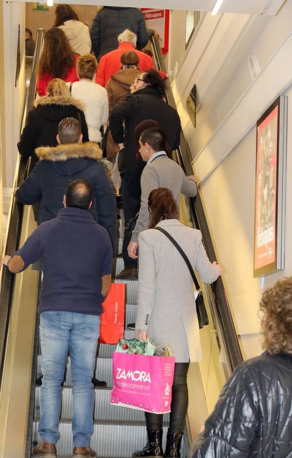 Fotos: Lunes 7 de enero, primer día de rebajas generales en Valladolid