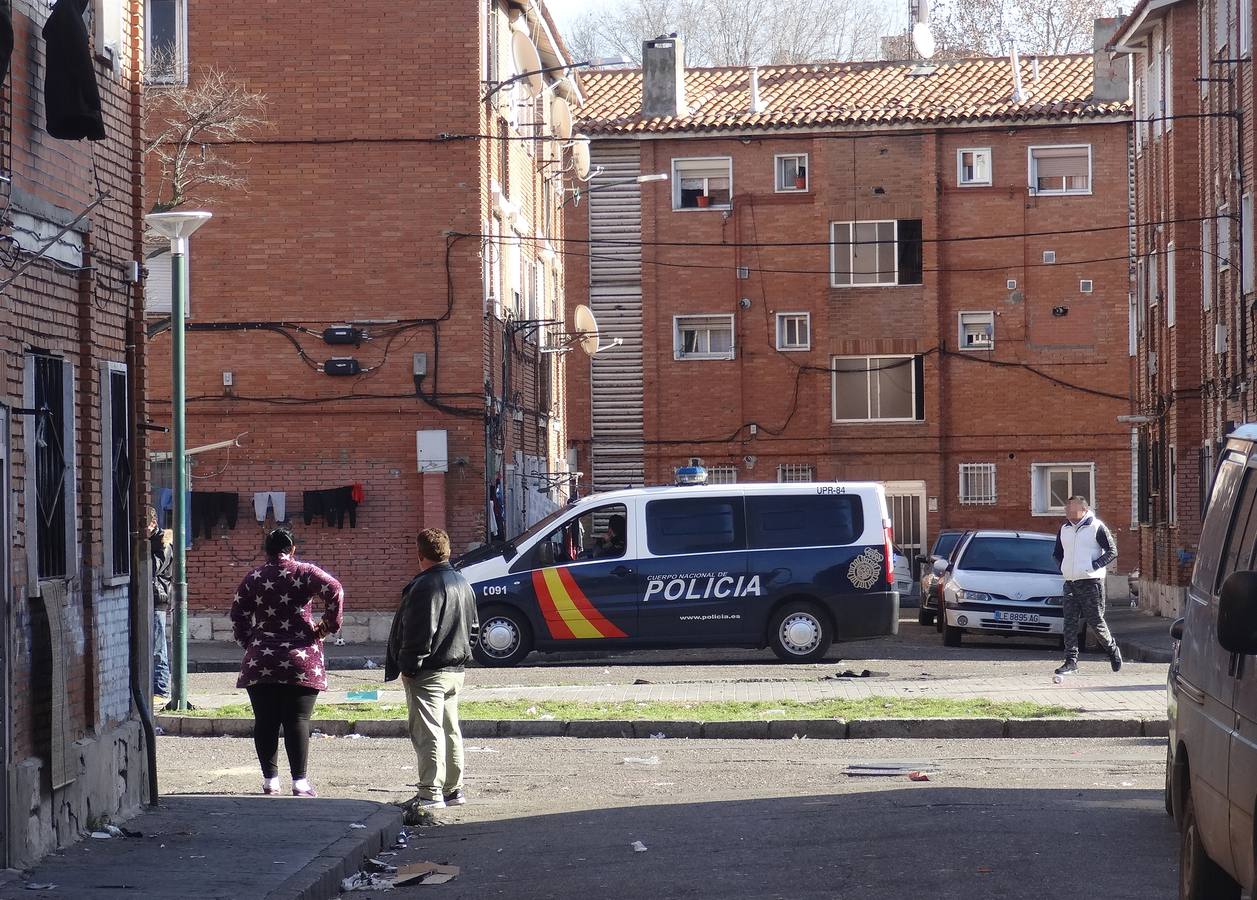Fotos: Vigilancia policial en la barriada de Las Viudas