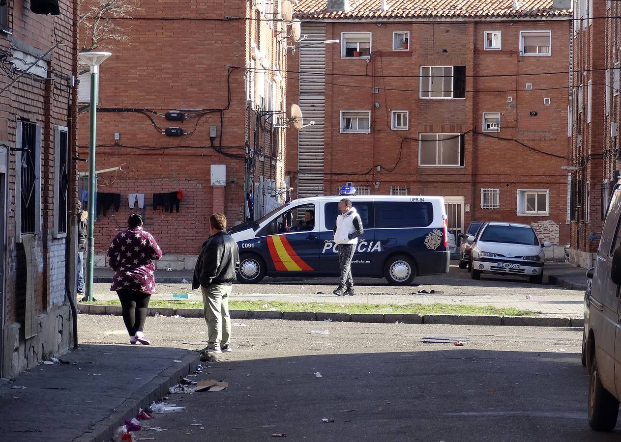 Fotos: Vigilancia policial en la barriada de Las Viudas