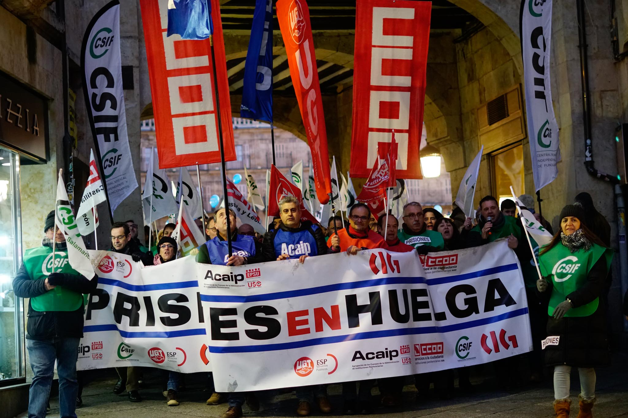 Reclaman «mejoras laborales y más efectivos» y anuncian que seguirán con sus movilizaciones 