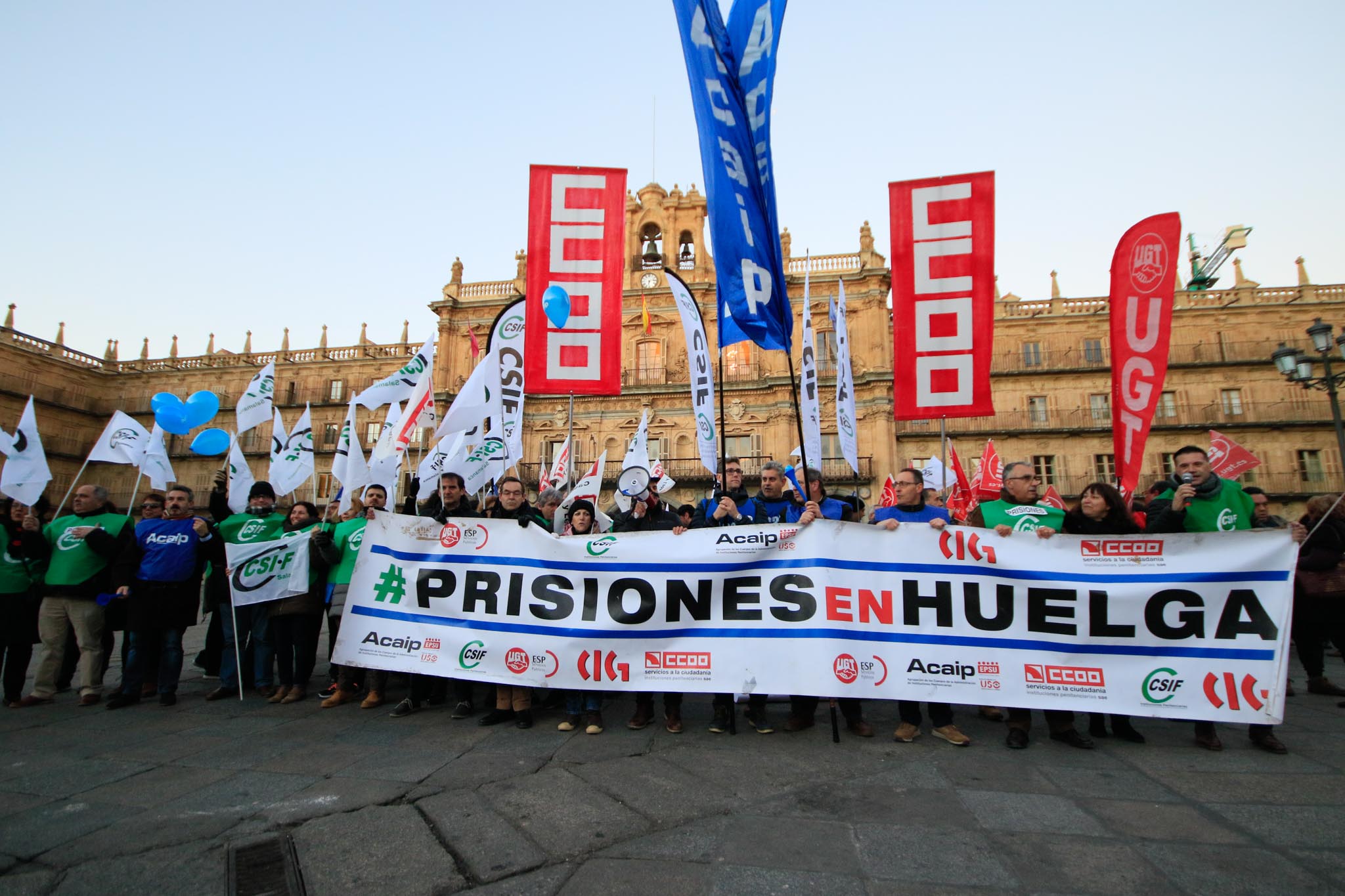 Reclaman «mejoras laborales y más efectivos» y anuncian que seguirán con sus movilizaciones 