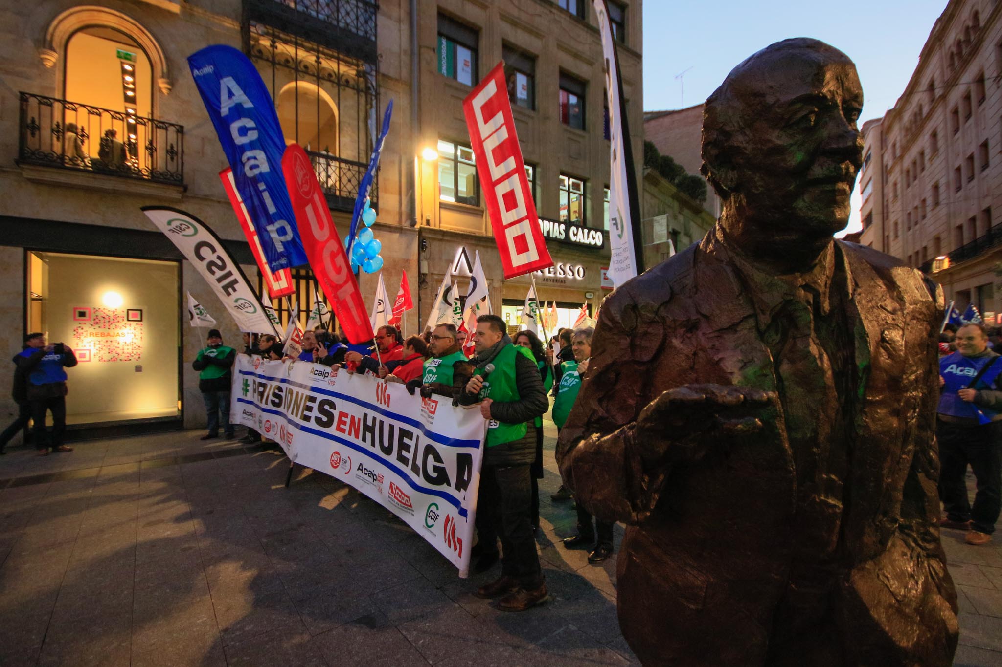 Reclaman «mejoras laborales y más efectivos» y anuncian que seguirán con sus movilizaciones 