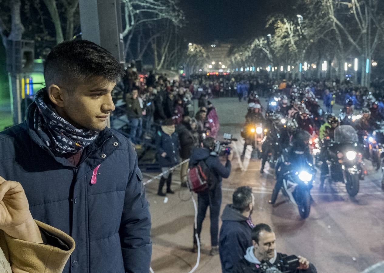 Tradicional desfile con el que los organizadores y participantes en la concentración motera Pingüinos rinden homenaje a todos los moteros fallecidos en accidente de tráfico a lo largo del año.