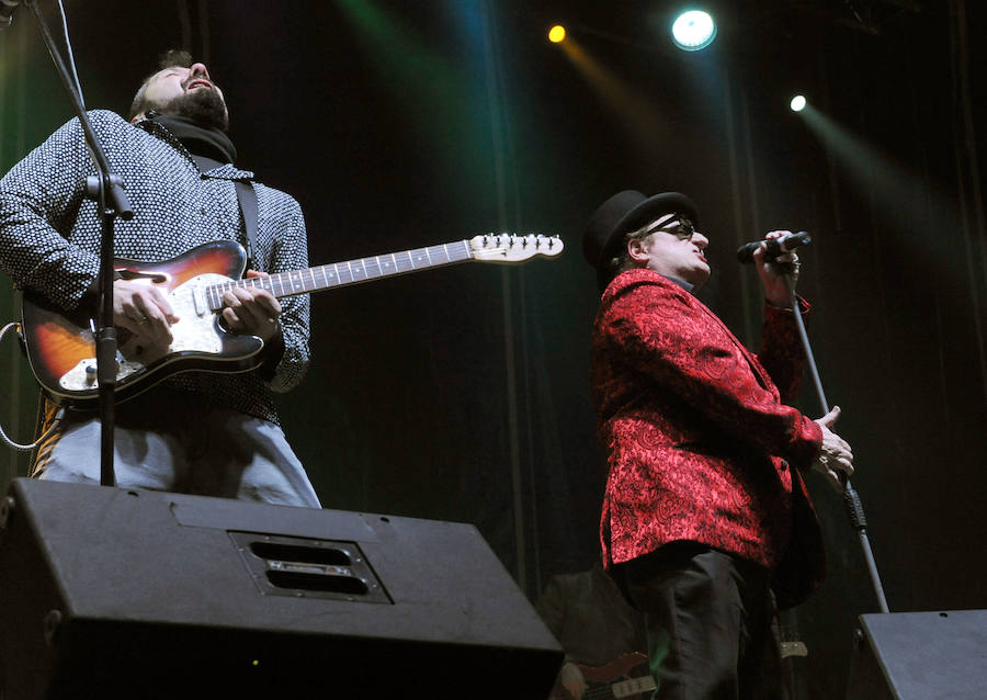 Fotos: Concierto de la Orquesta Mondragón en Pingüinos 2019