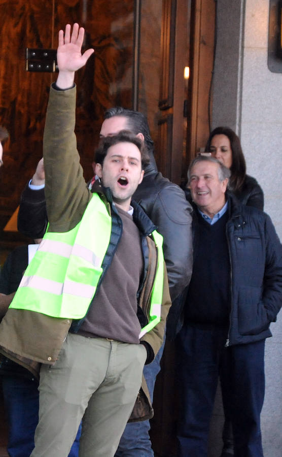 Fotos: Protesta contra el acto de Vox en Segovia