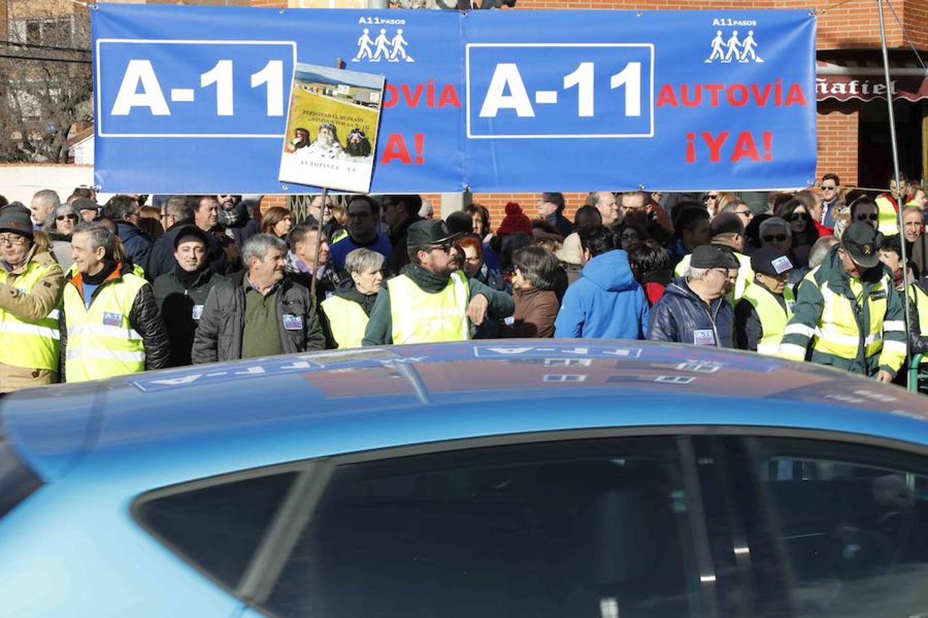 Fotos: Nueva concentración en Peñafiel para reclamar la A-11