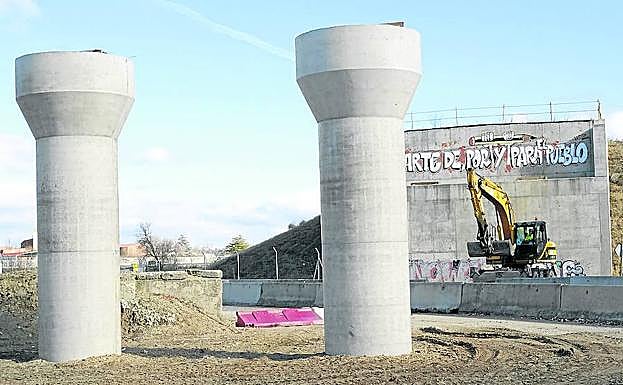 Los presupuestos inyectan casi 25 millones para afianzar el ramal este de la variante de mercancías y, además, fija la primera partida para iniciar el proyecto de la futura estación en superficie (costará 70 millones). 