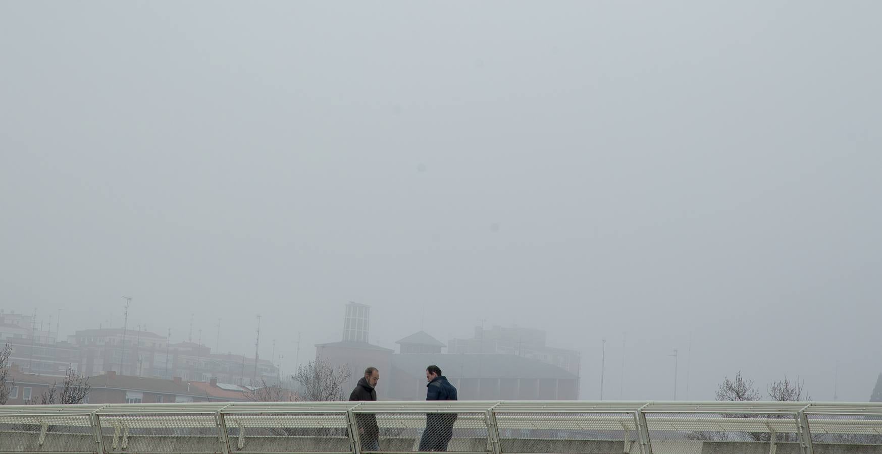 Fotos: Jornada de intensa niebla en Valladolid