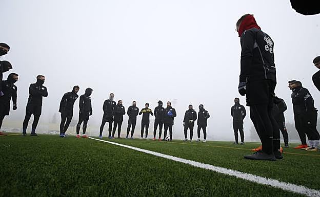 La plantilla de Unionistas durante el entrenamieto de hoy en el Reina Sofía. 