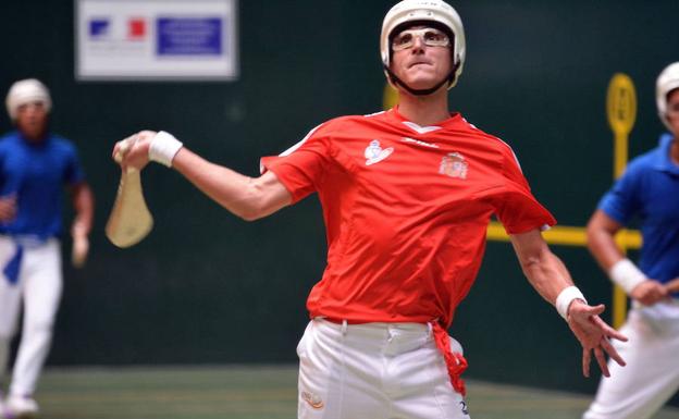 Carlos Baeza, durante un partido en Íscar. 