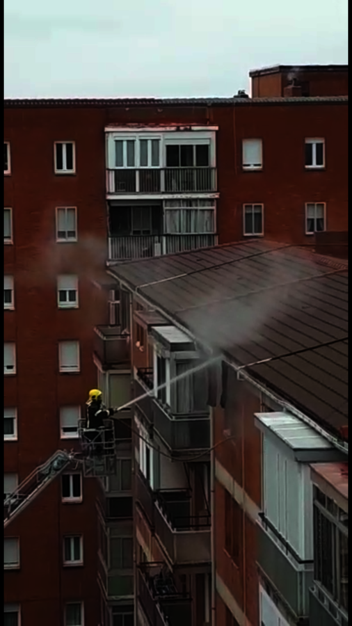 Fotos: Incendio en la calle Juan de Balmaseda