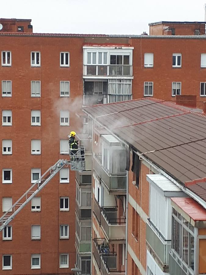 Fotos: Incendio en la calle Juan de Balmaseda
