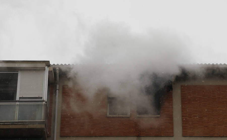 Fotos: Incendio en la calle Juan de Balmaseda