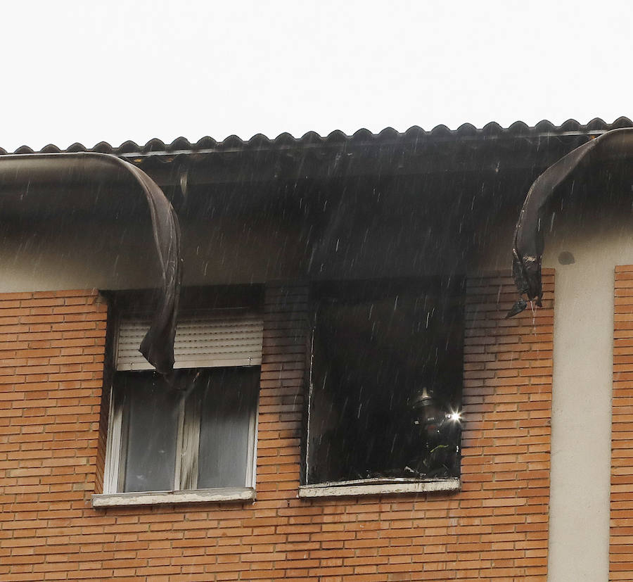 Fotos: Incendio en la calle Juan de Balmaseda