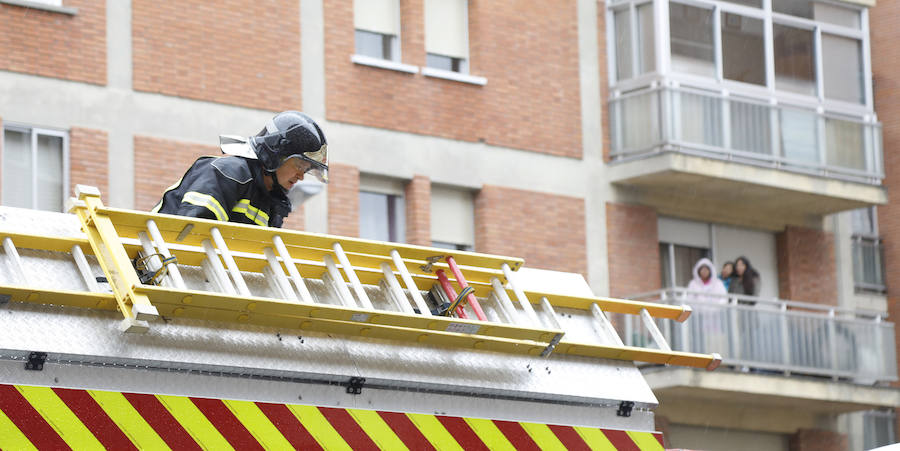 Fotos: Incendio en la calle Juan de Balmaseda